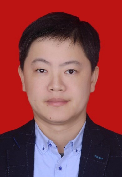 邓恺.jpg
