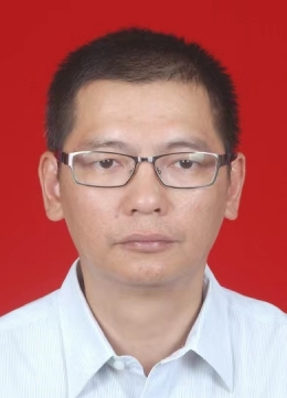 何伟斌